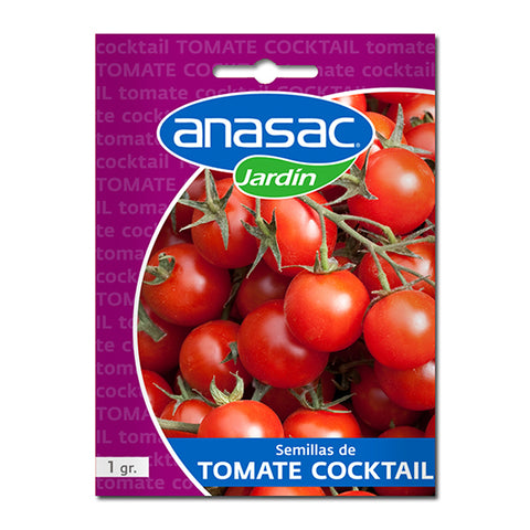 En esta imagen se ve un sobre que contiene 1 gramo de semillas de tomate cherry o cocktail. La marca es ANASAC Jardín. En la foto del envase se ven muchos tomates cherry.